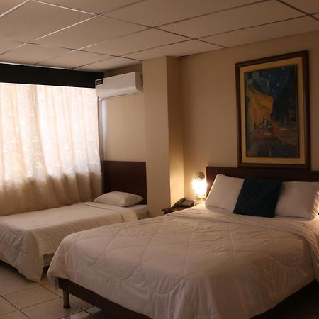 Tropical Inn Hotel Guayaquil Ngoại thất bức ảnh