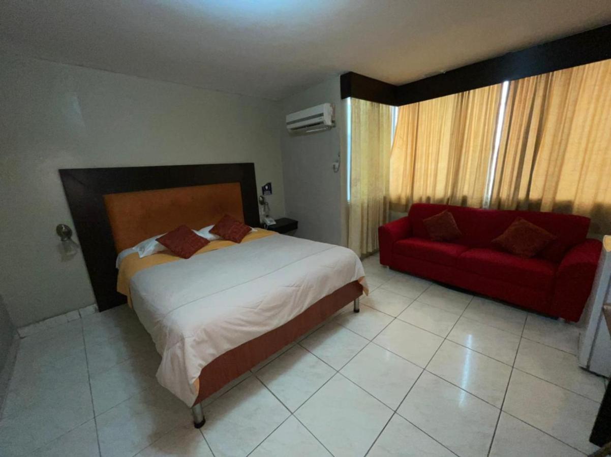 Tropical Inn Hotel Guayaquil Ngoại thất bức ảnh