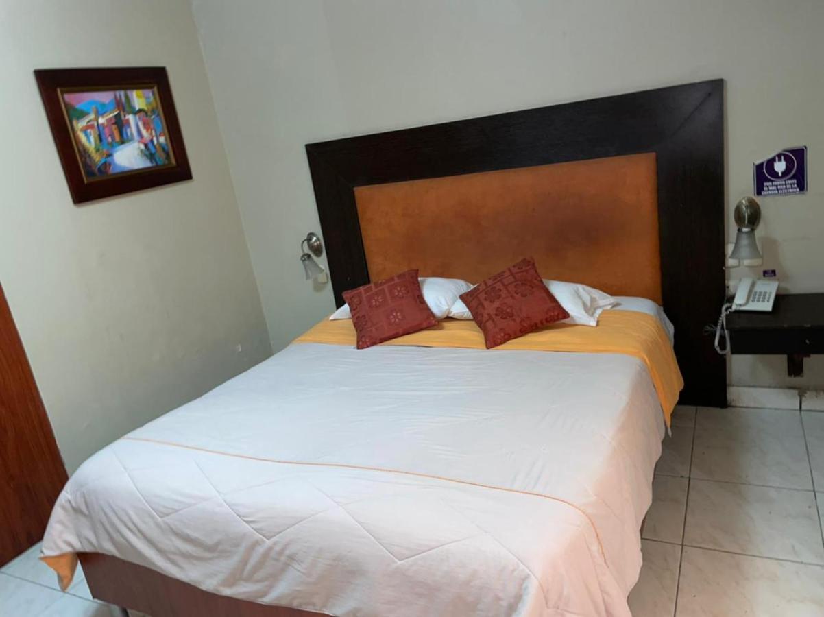 Tropical Inn Hotel Guayaquil Ngoại thất bức ảnh