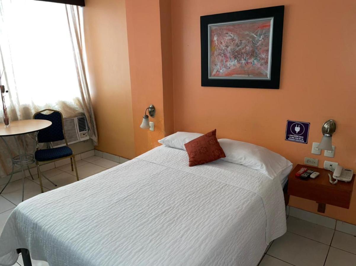 Tropical Inn Hotel Guayaquil Ngoại thất bức ảnh