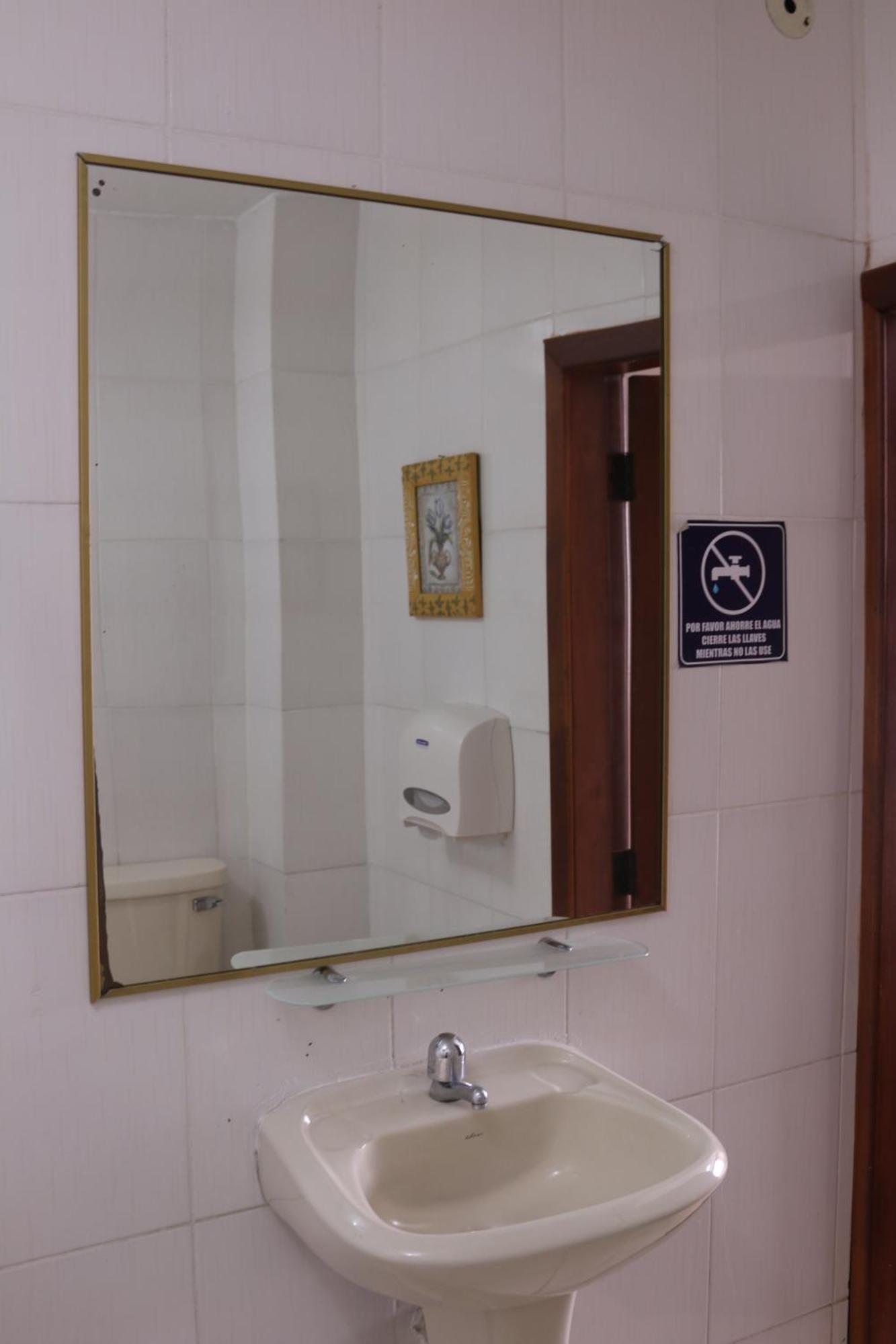 Tropical Inn Hotel Guayaquil Ngoại thất bức ảnh