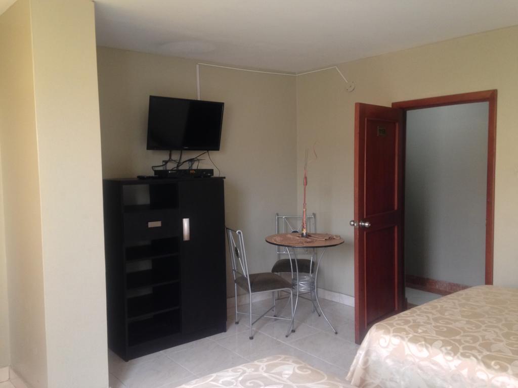 Tropical Inn Hotel Guayaquil Ngoại thất bức ảnh