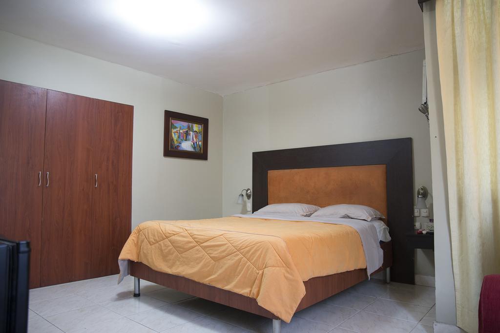Tropical Inn Hotel Guayaquil Ngoại thất bức ảnh