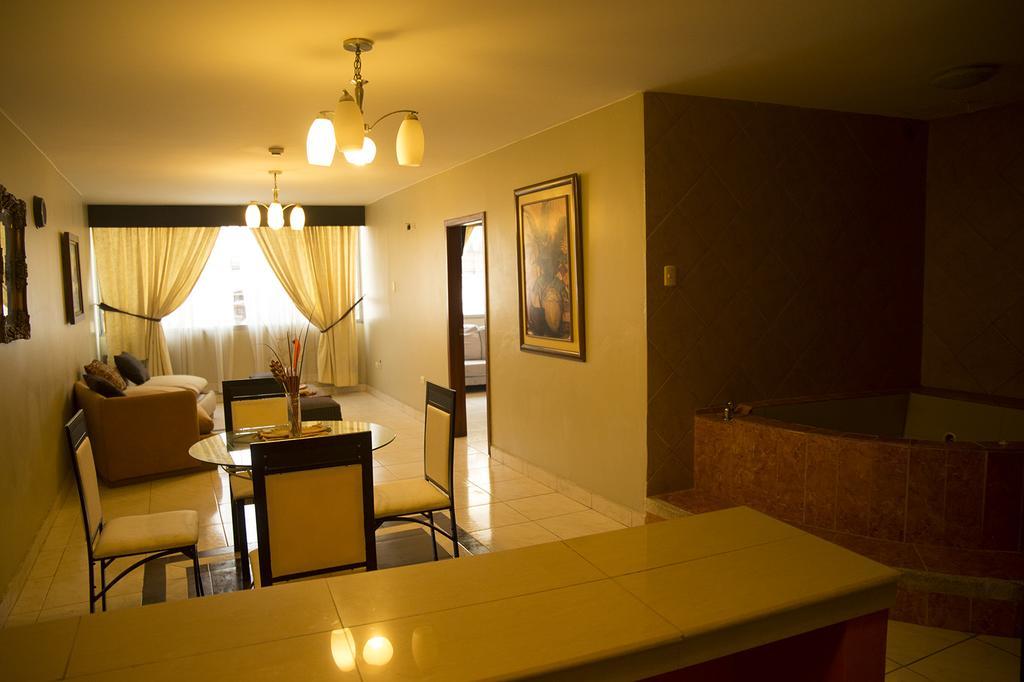 Tropical Inn Hotel Guayaquil Ngoại thất bức ảnh