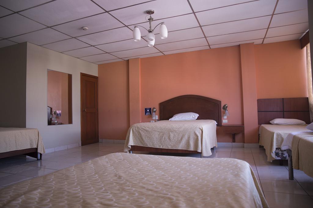 Tropical Inn Hotel Guayaquil Ngoại thất bức ảnh