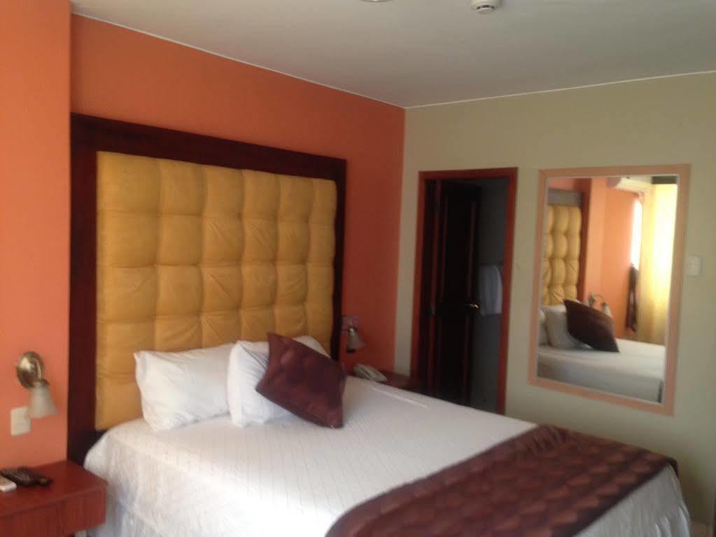 Tropical Inn Hotel Guayaquil Ngoại thất bức ảnh